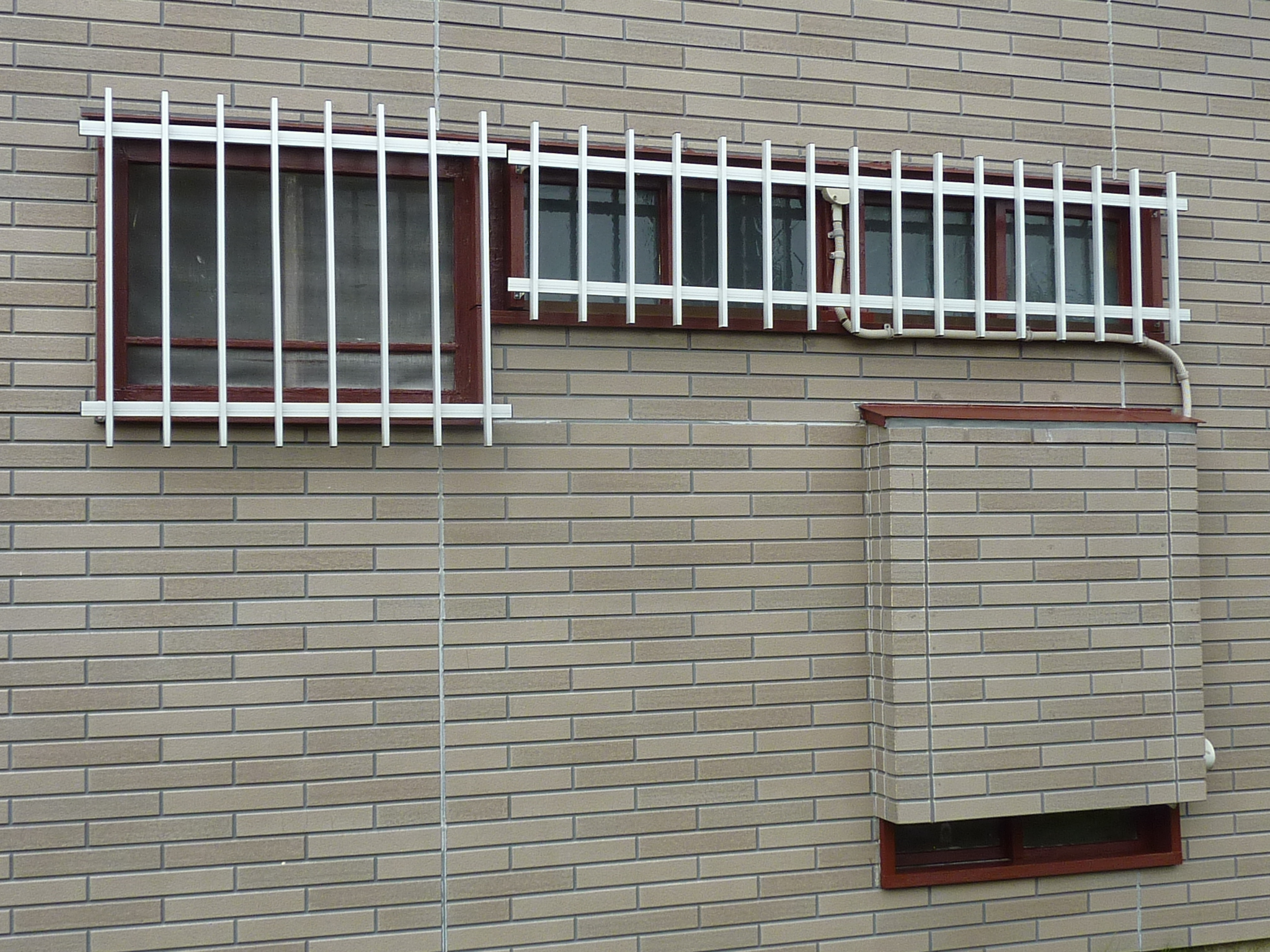 【施工事例ハウスリペア】窓枠の塗装工事 神奈川県相模原市 上溝の不用品回収、遺品整理 アシストワン