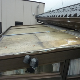 サンルームの屋根張替え工事-BEFORE01