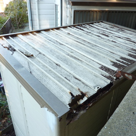物置の屋根修理-BEFORE01